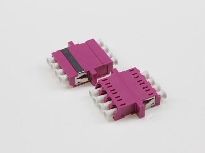 LC OM4 4C 有耳光纖適配器