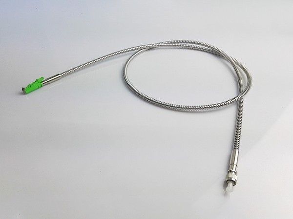SMA905 金屬鎧裝光纖跳線